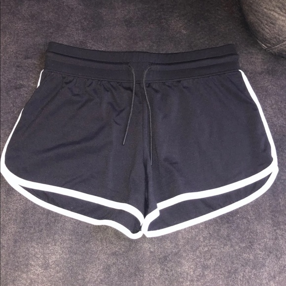 Alphalete Curve Shorts - Picture 3 of 8